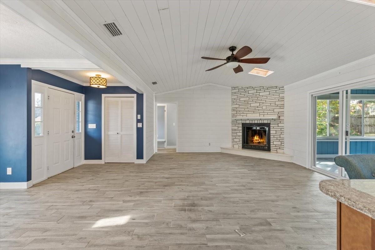 Image 6 of 69 For 2650 Glenwood Avenue