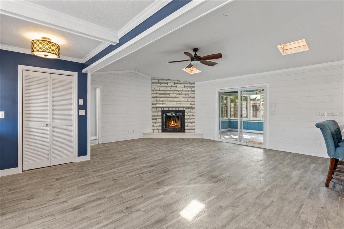 Image 8 of 69 For 2650 Glenwood Avenue