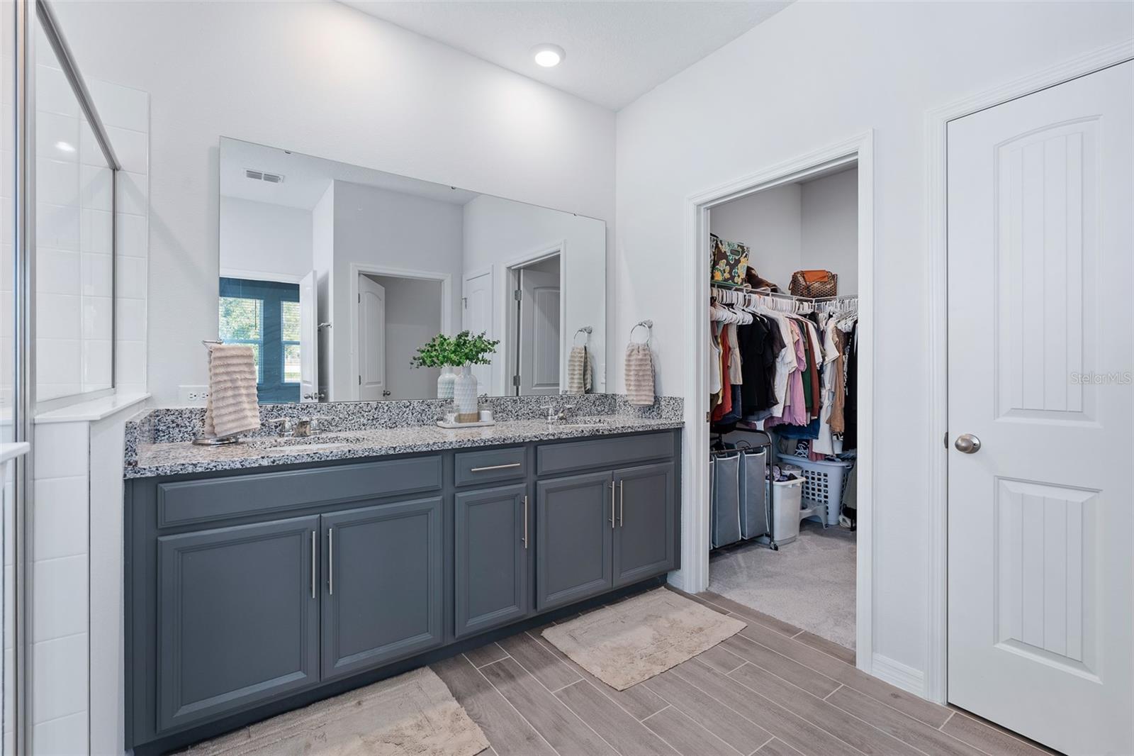 Image 20 of 45 For 565 Lady Grace Place