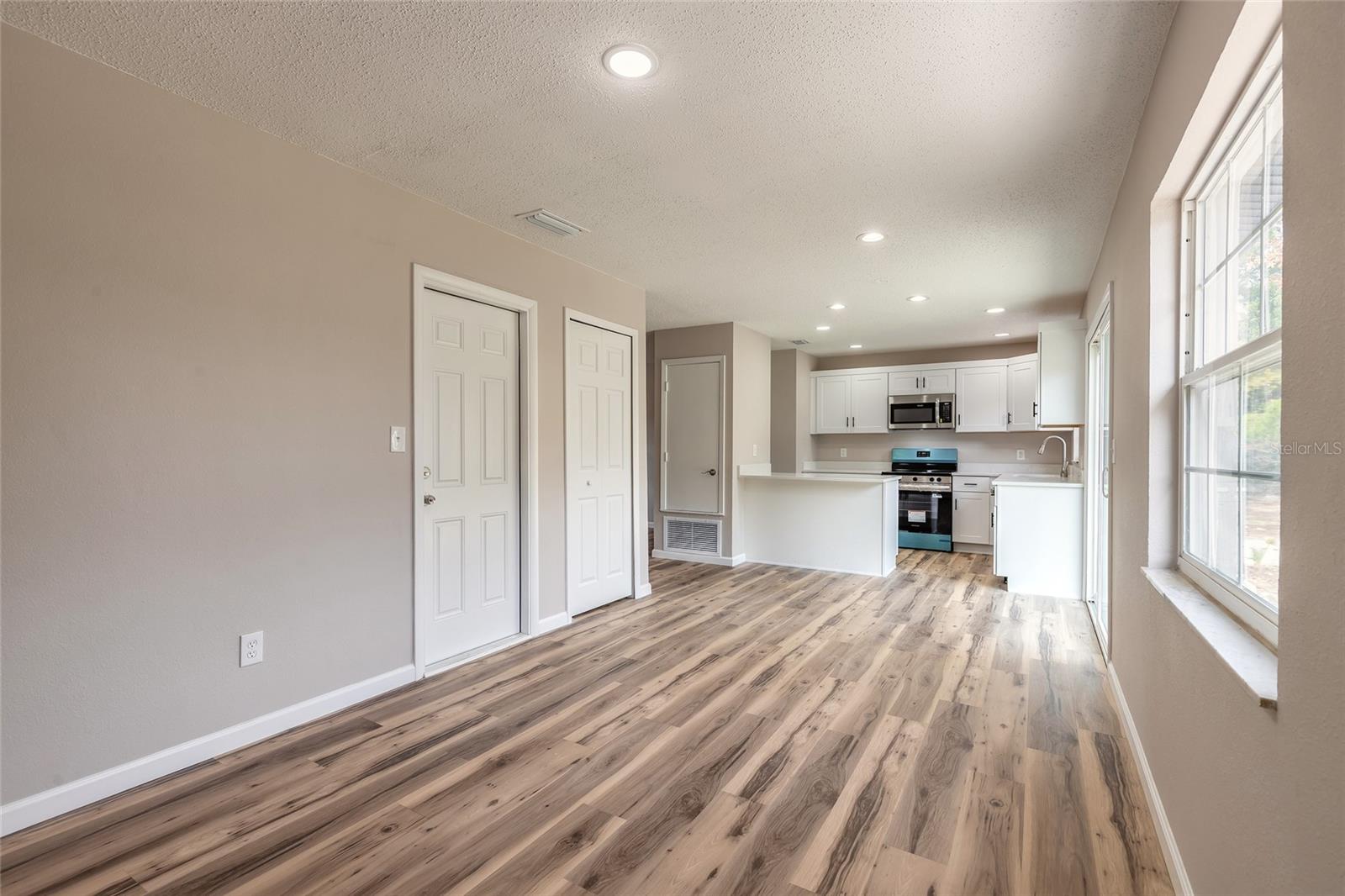 Image 10 of 30 For 1605 Bradford Road