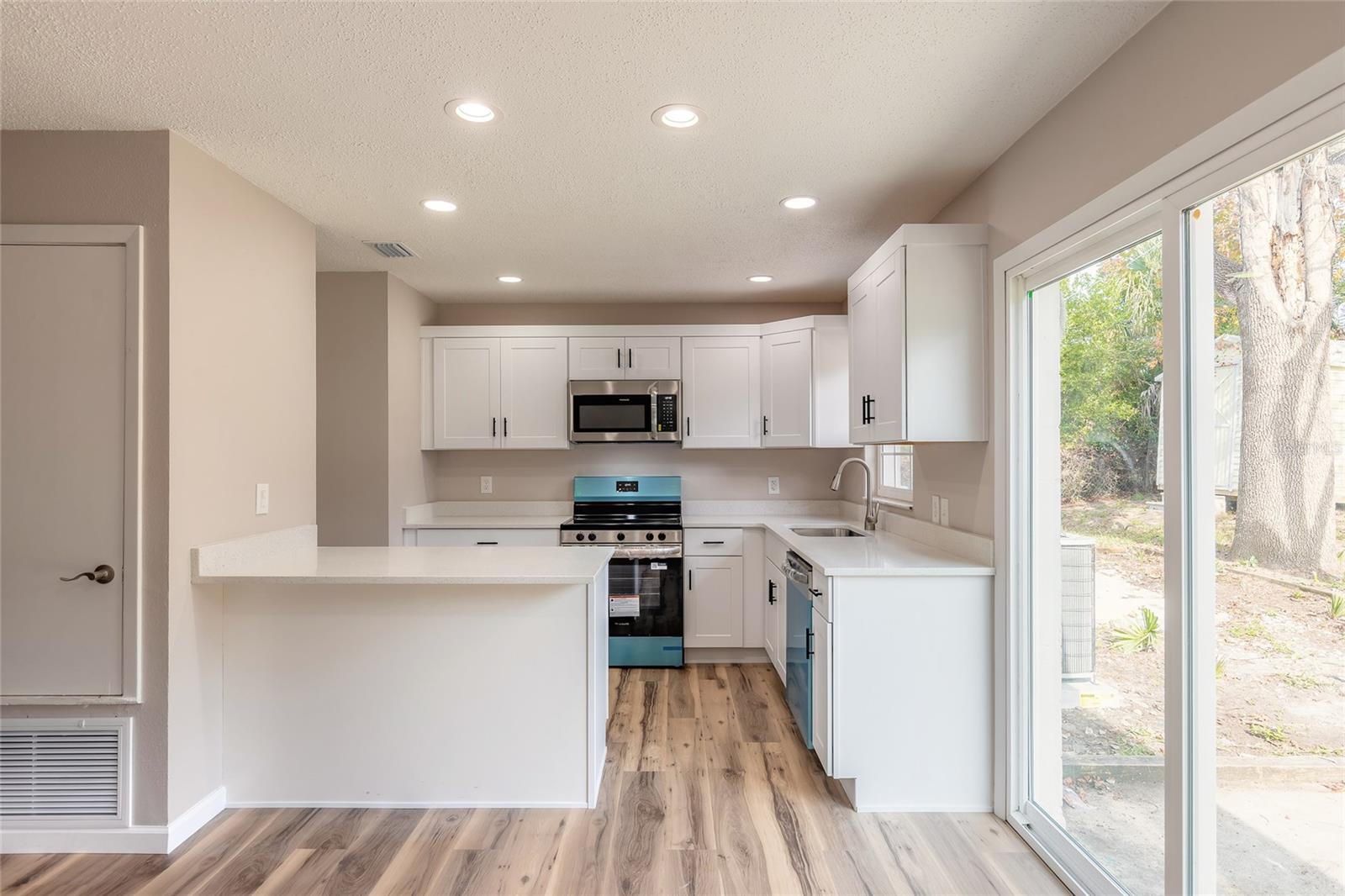 Image 11 of 30 For 1605 Bradford Road