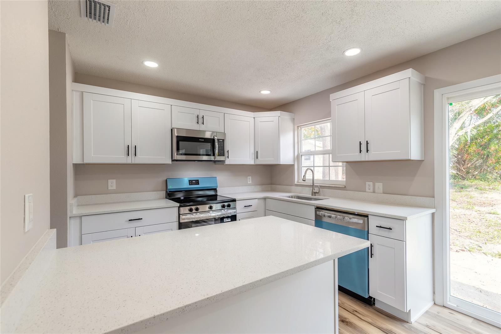 Image 13 of 30 For 1605 Bradford Road