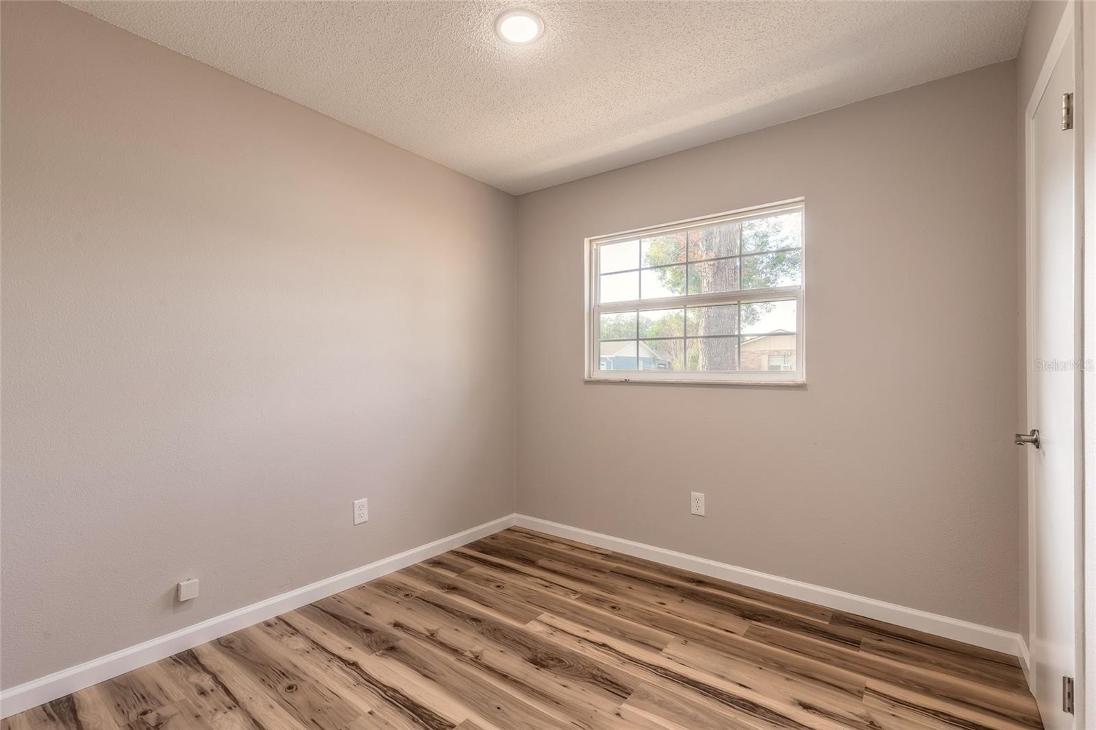 Image 17 of 30 For 1605 Bradford Road