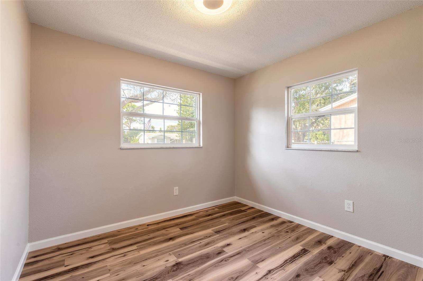 Image 20 of 30 For 1605 Bradford Road