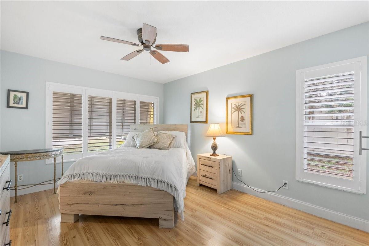 Image 23 of 50 For 25 Crompton Place