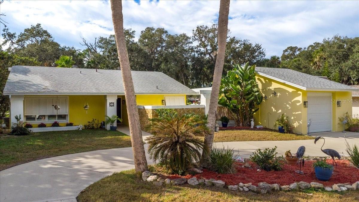 Image 33 of 50 For 25 Crompton Place