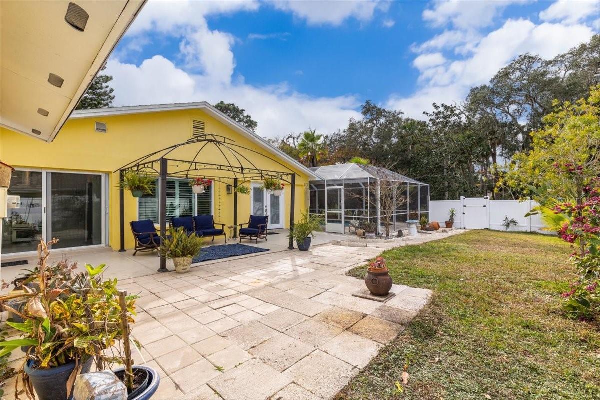 Image 35 of 50 For 25 Crompton Place