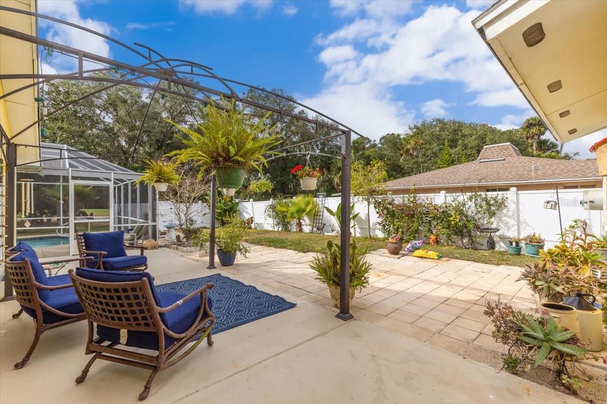 Image 38 of 50 For 25 Crompton Place