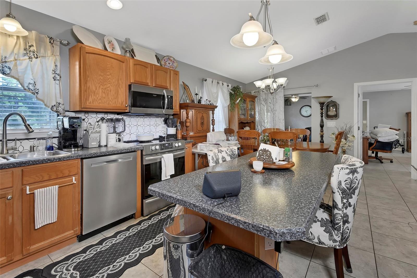 Image 13 of 42 For 43746 Sunset Drive