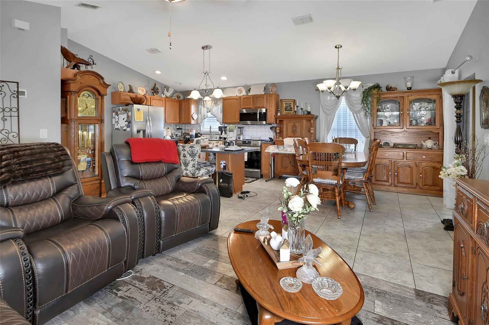 Image 8 of 42 For 43746 Sunset Drive