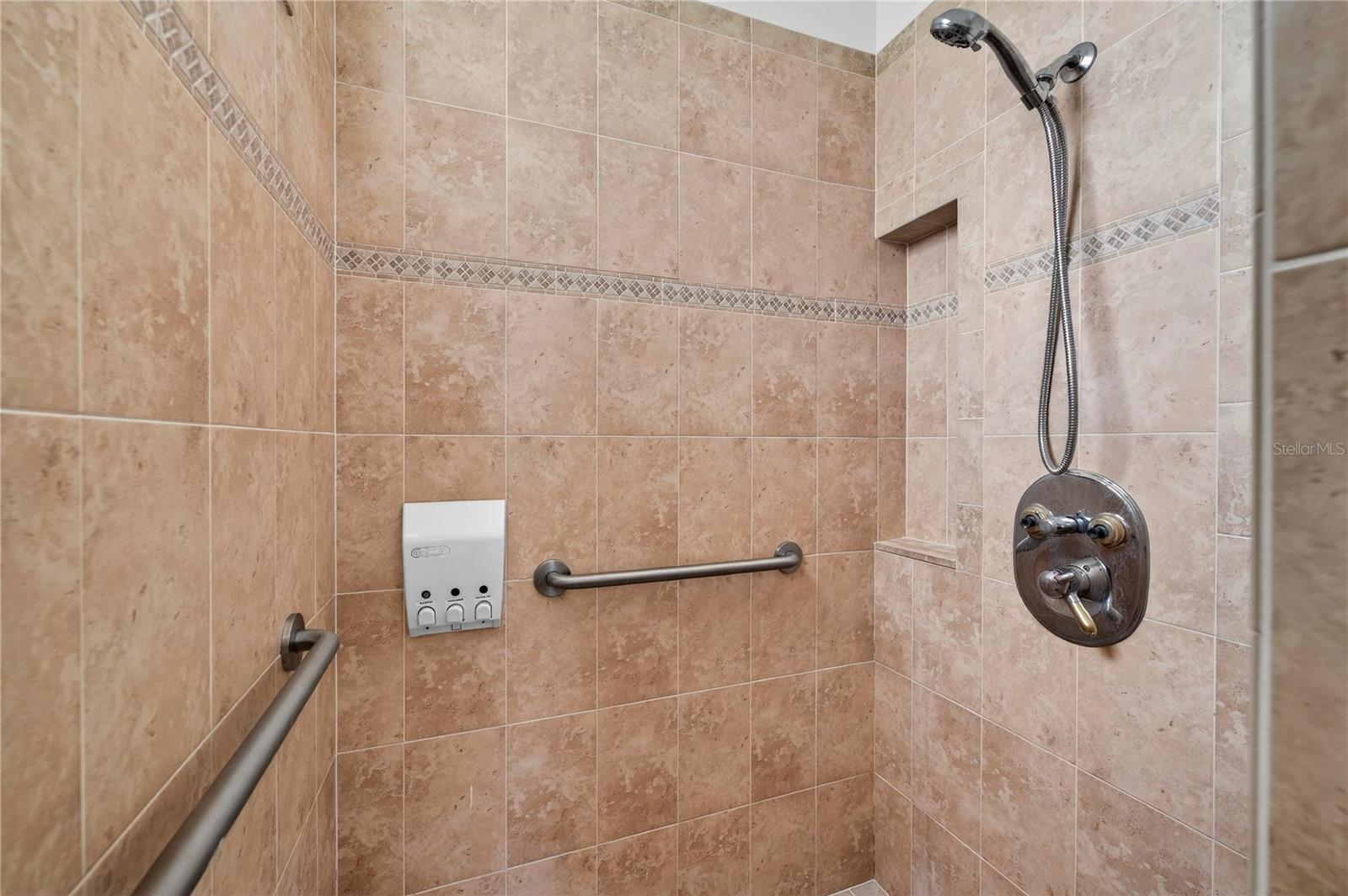 Image 27 of 47 For 8652 Villanova Drive 1001