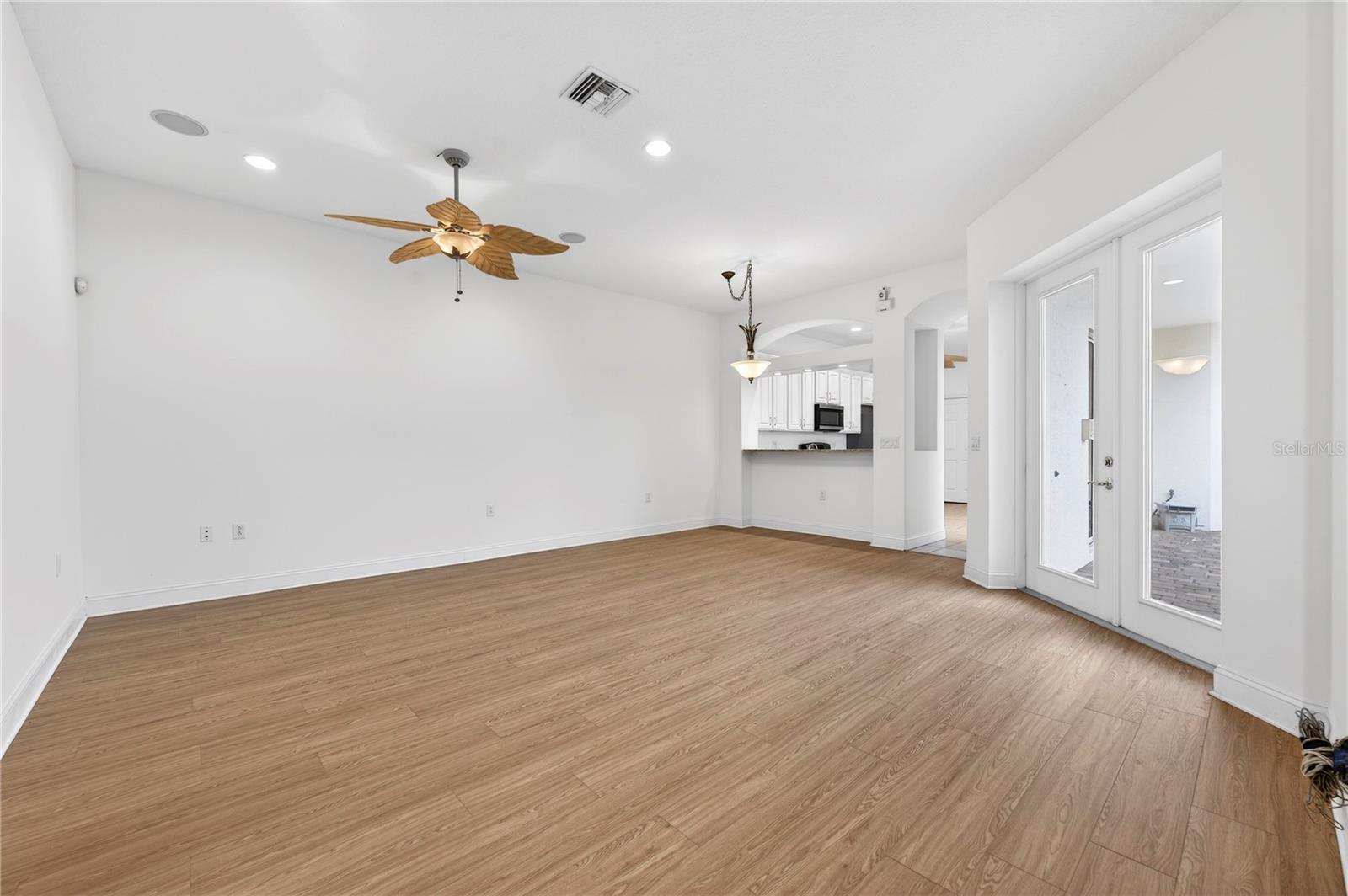 Image 6 of 47 For 8652 Villanova Drive 1001