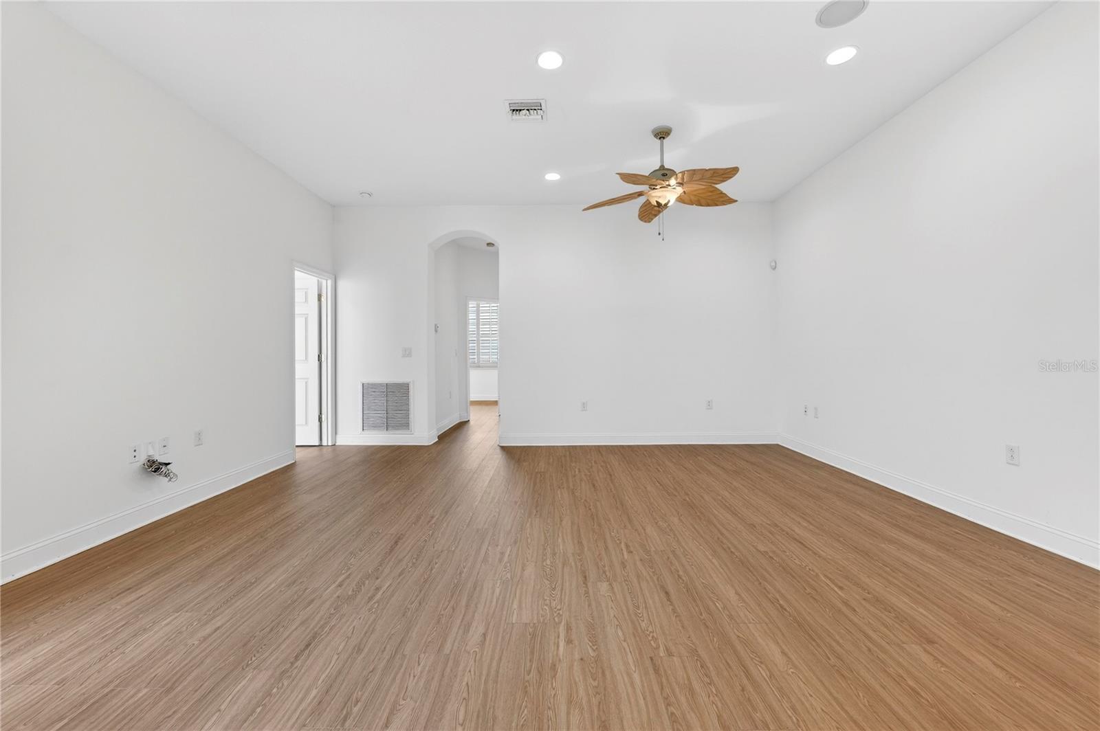 Image 7 of 47 For 8652 Villanova Drive 1001