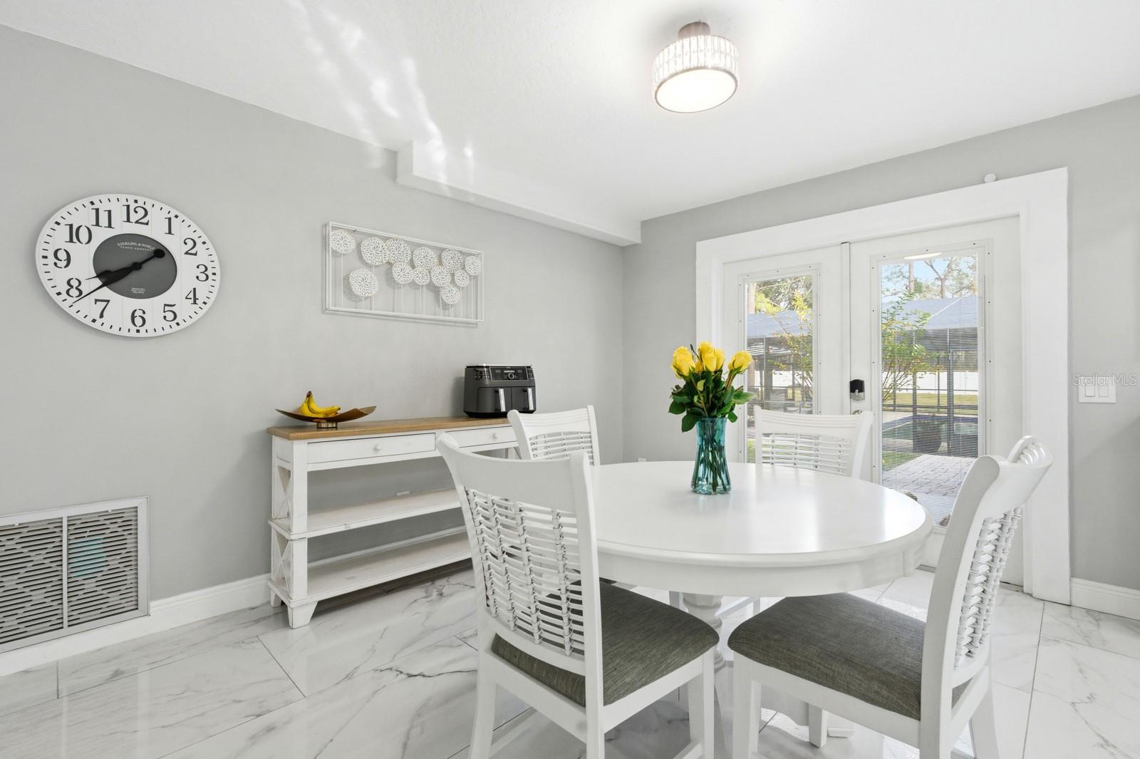 Image 22 of 70 For 5743 Sweetwater Boulevard