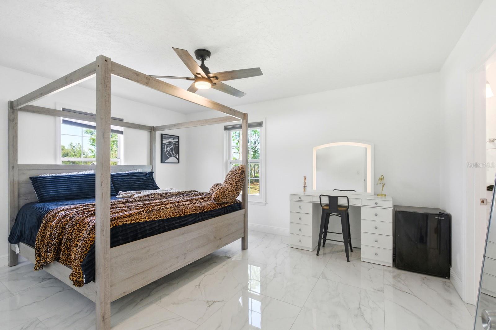 Image 40 of 70 For 5743 Sweetwater Boulevard