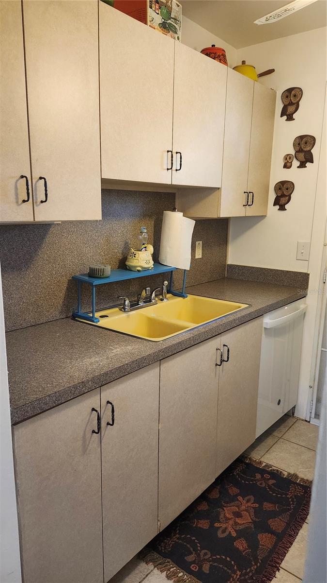 Image 13 of 30 For 788 Halstead Street