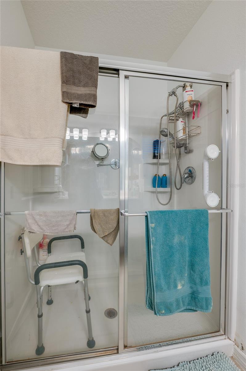 Image 17 of 32 For 365 River Front Way