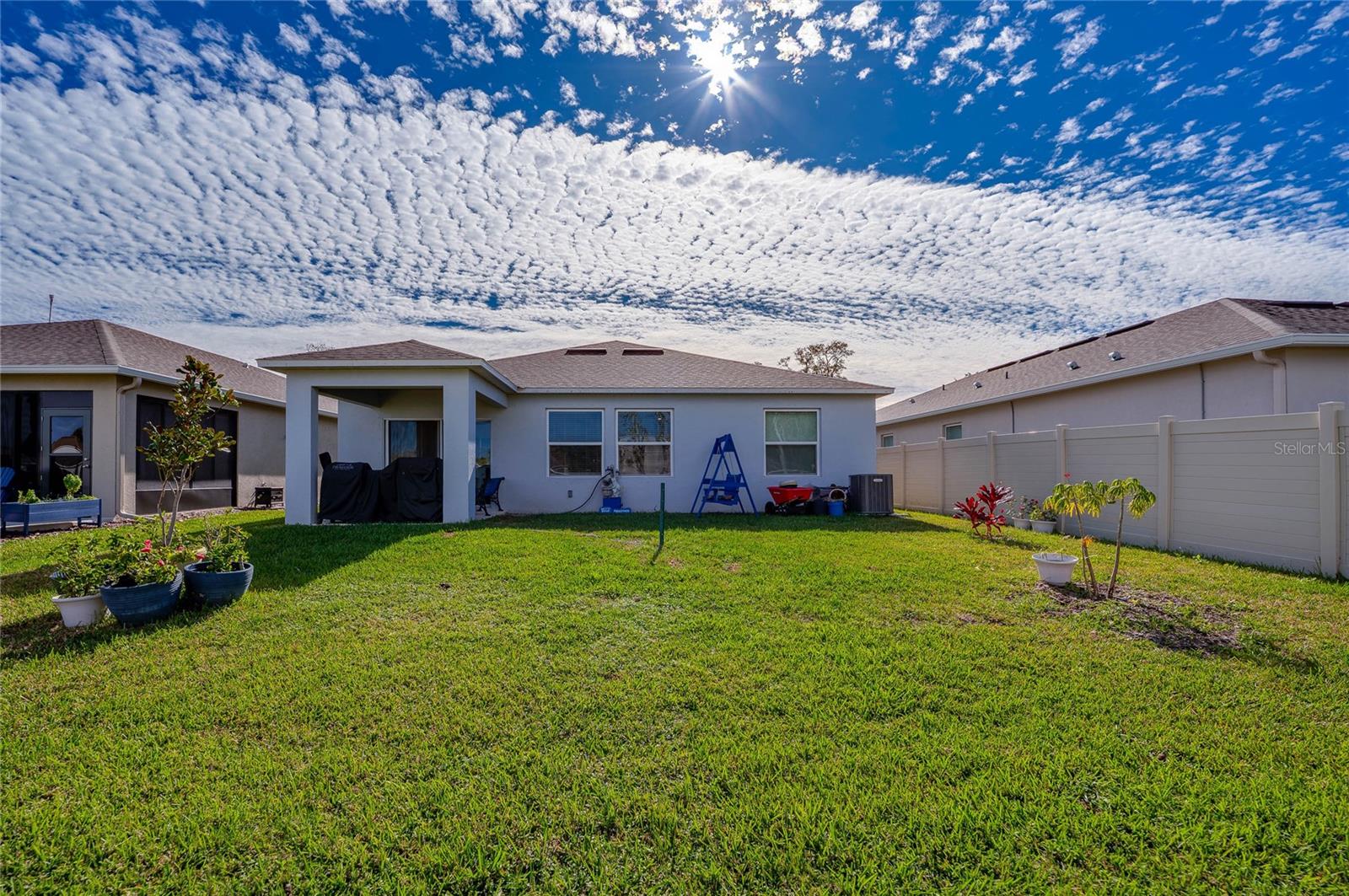 Image 24 of 32 For 365 River Front Way