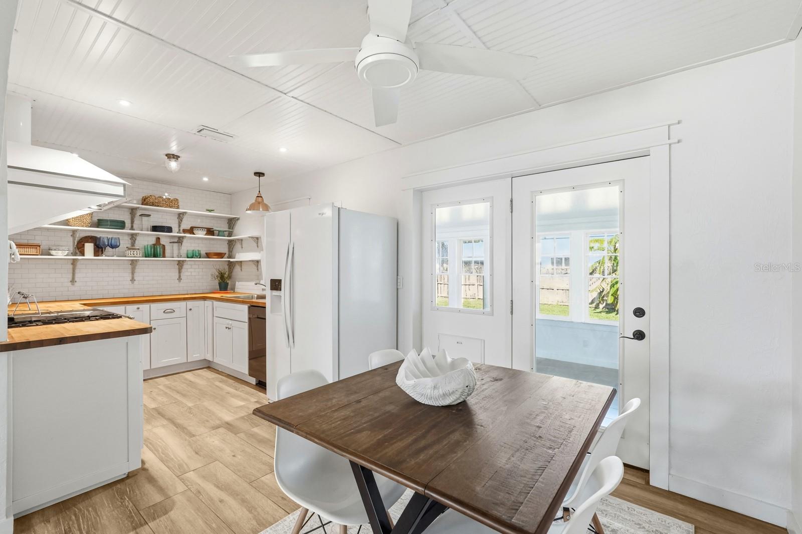 Image 11 of 53 For 25 Dolphin Avenue