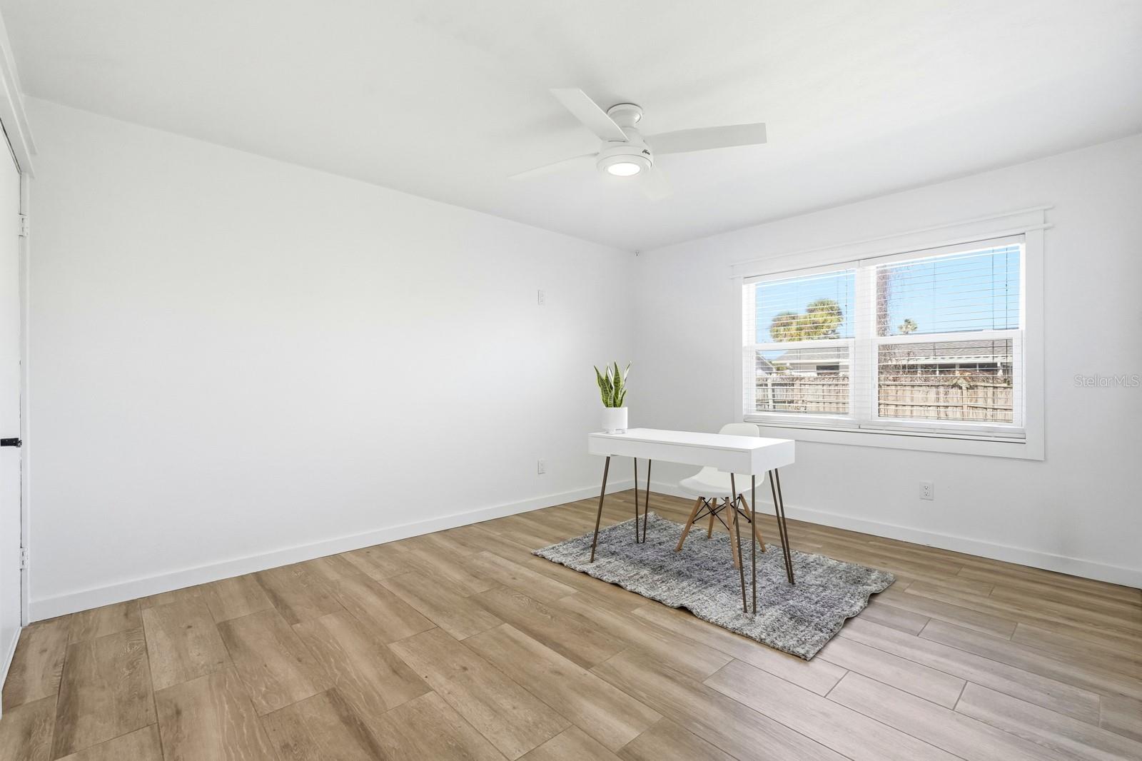 Image 18 of 53 For 25 Dolphin Avenue