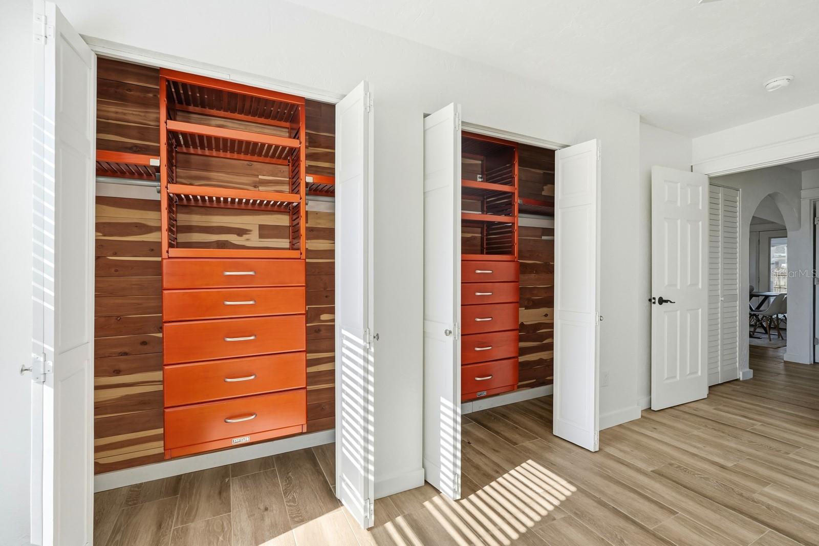 Image 23 of 53 For 25 Dolphin Avenue