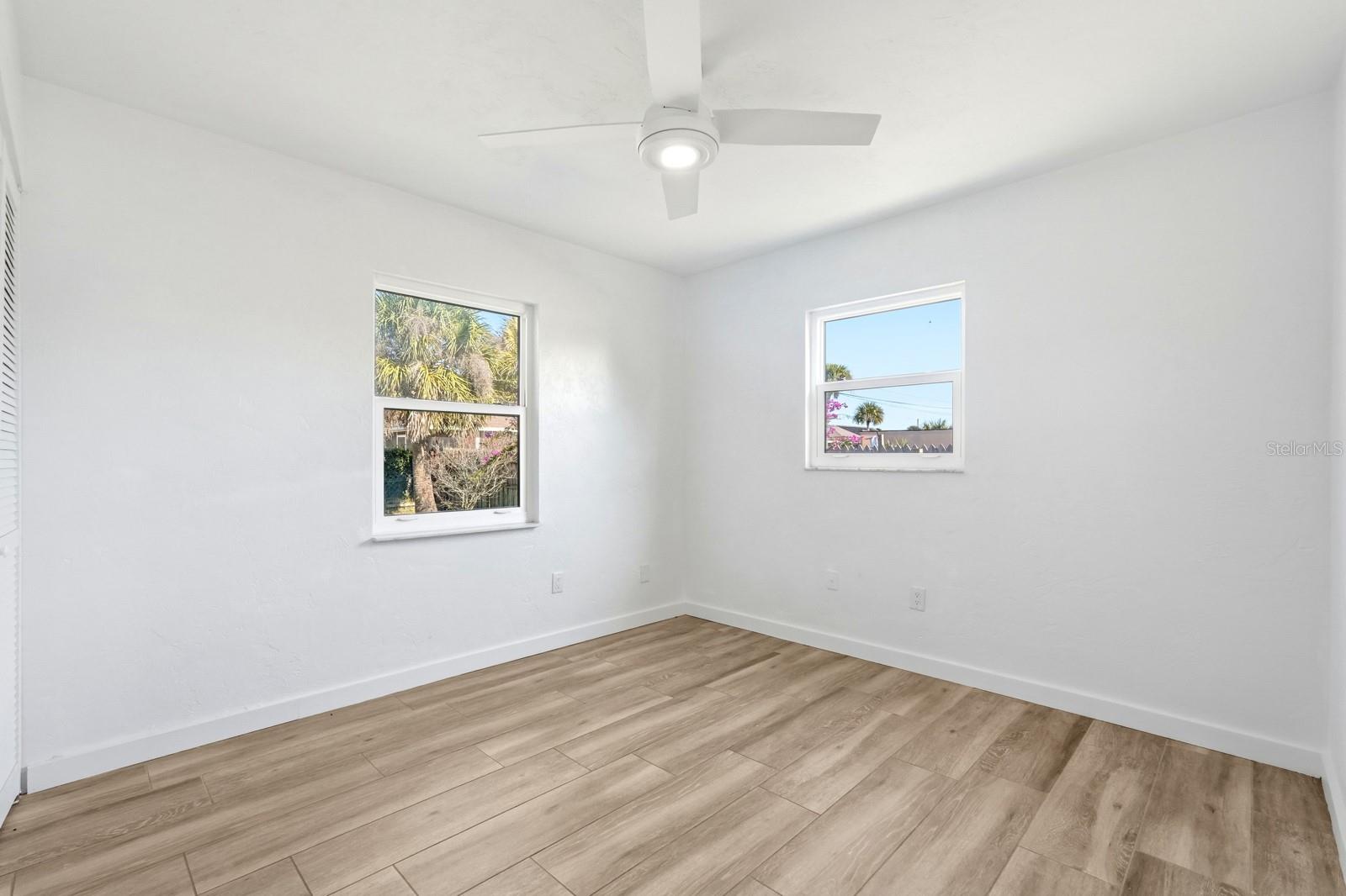 Image 26 of 53 For 25 Dolphin Avenue