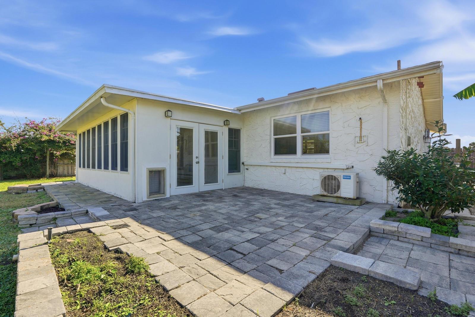 Image 31 of 53 For 25 Dolphin Avenue