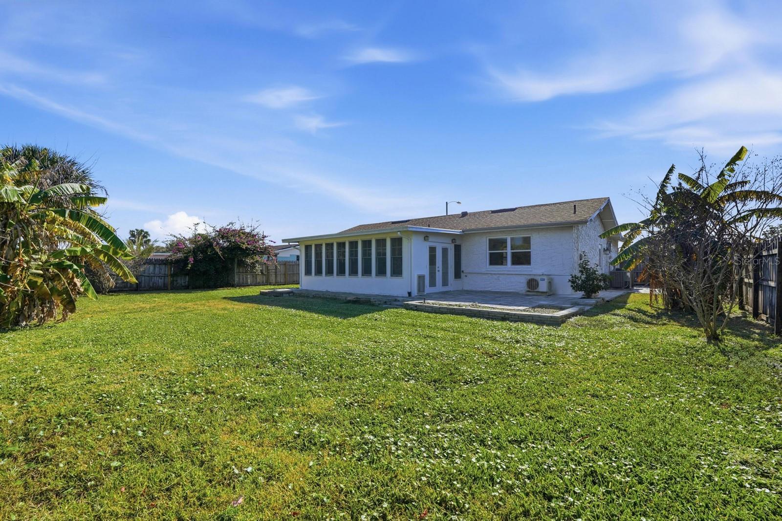 Image 34 of 53 For 25 Dolphin Avenue