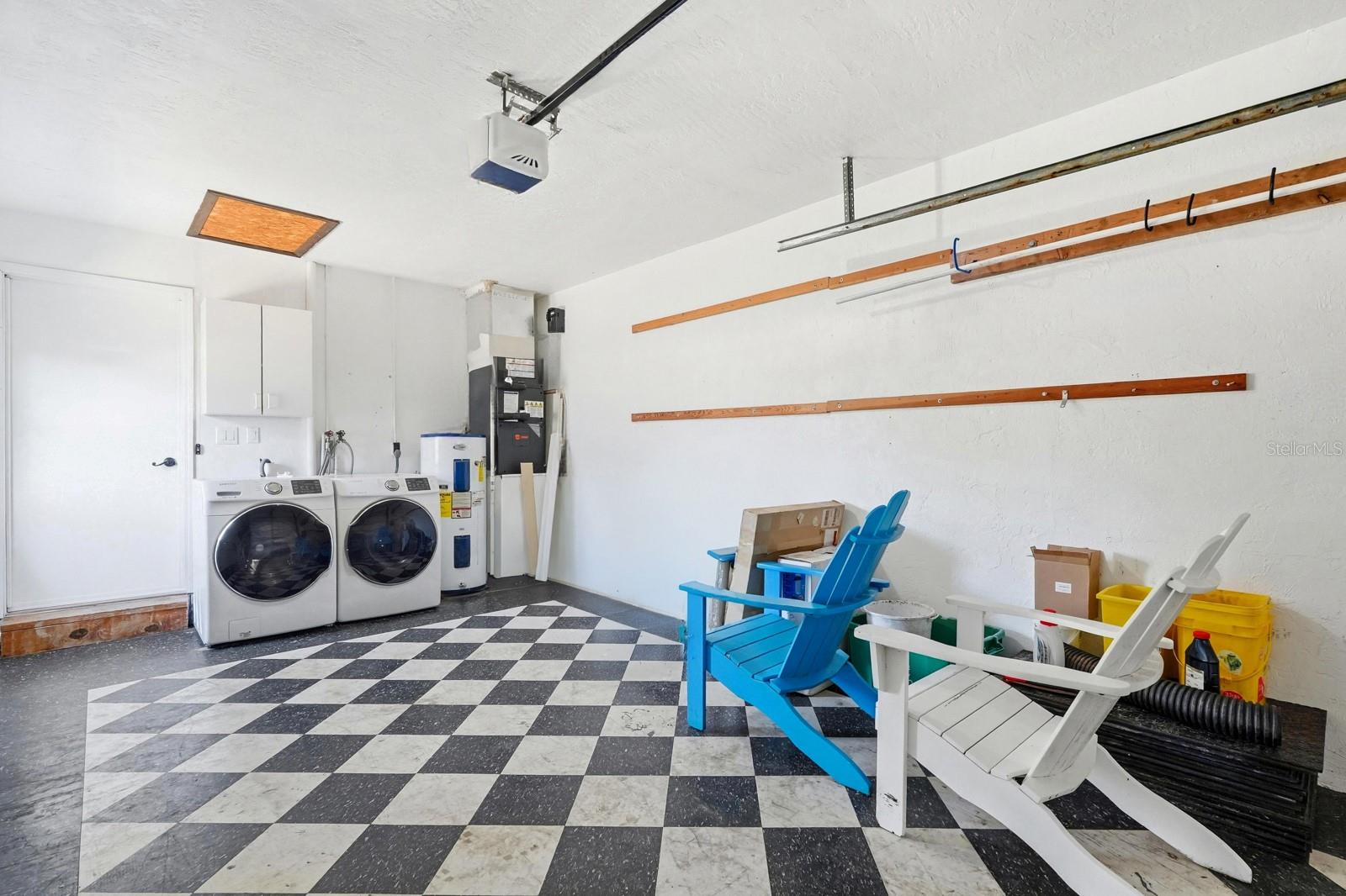 Image 38 of 53 For 25 Dolphin Avenue