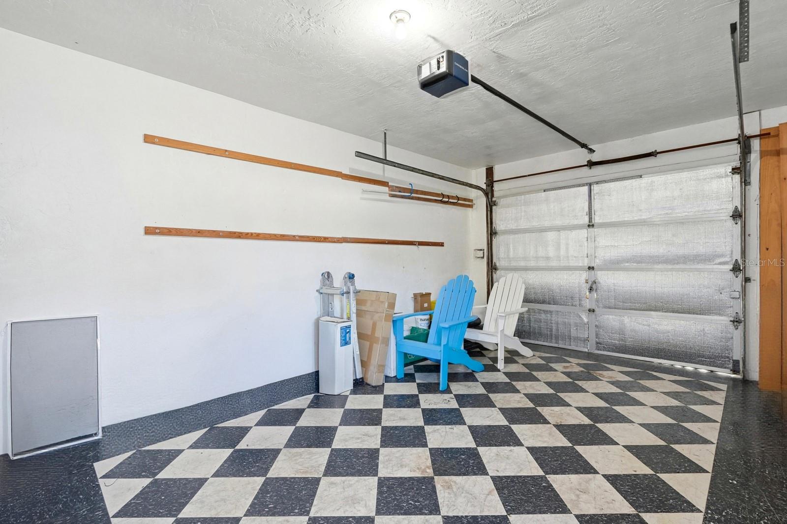 Image 39 of 53 For 25 Dolphin Avenue