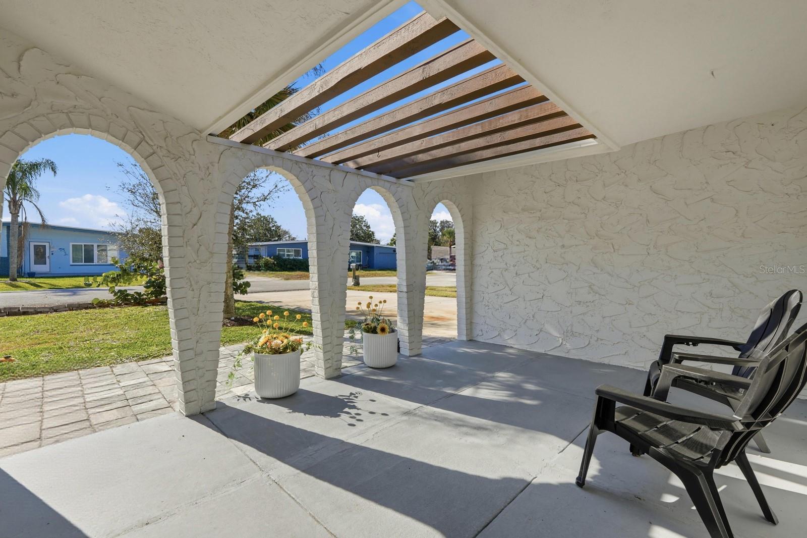 Image 4 of 53 For 25 Dolphin Avenue