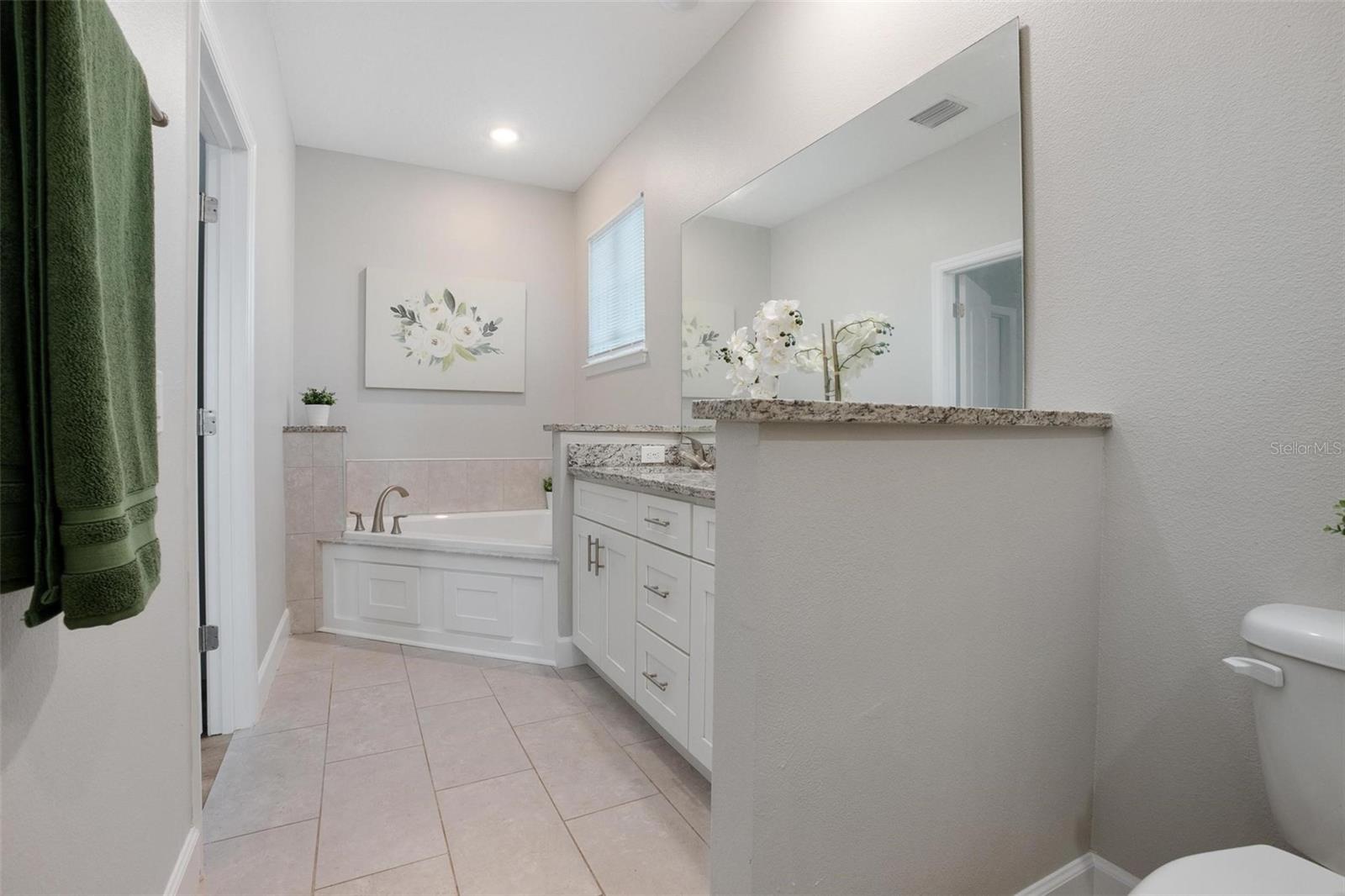 Image 16 of 31 For 2767 Kingsdale Drive