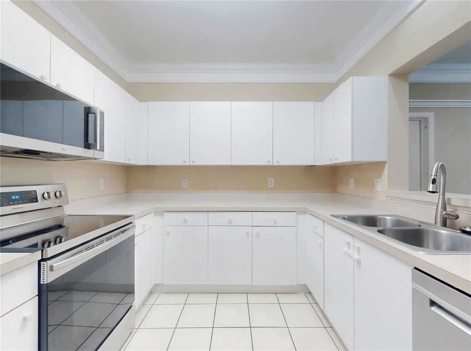 Image 31 of 70 For 4849 Cypress Woods Drive 1105