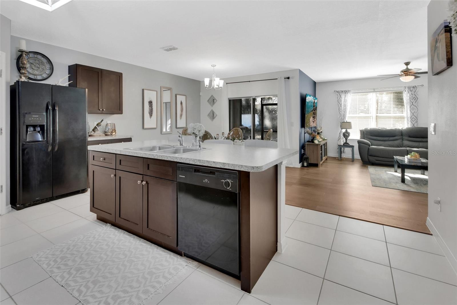 Image 3 of 31 For 813 Oak Hollow Loop