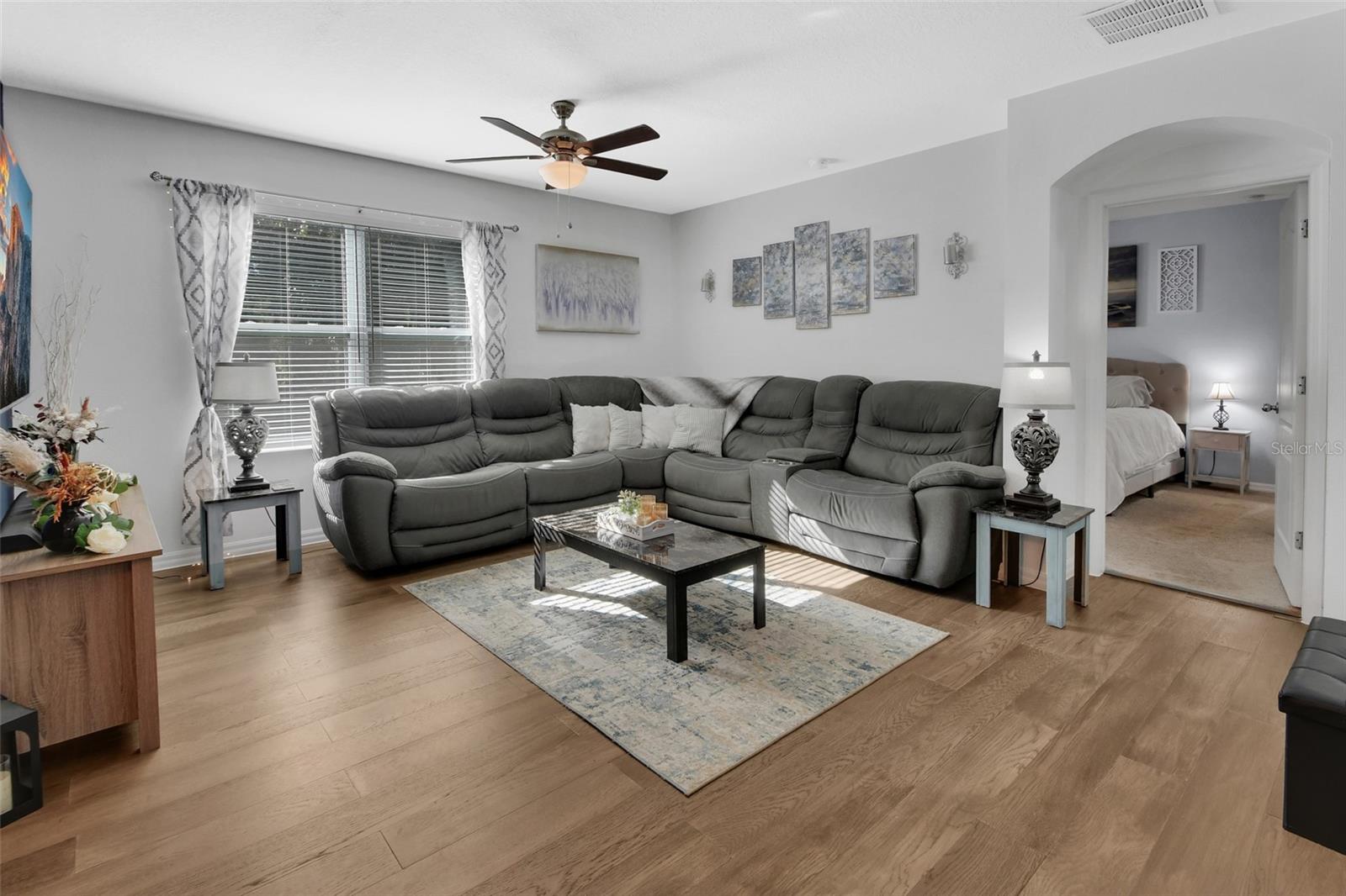 Image 6 of 31 For 813 Oak Hollow Loop