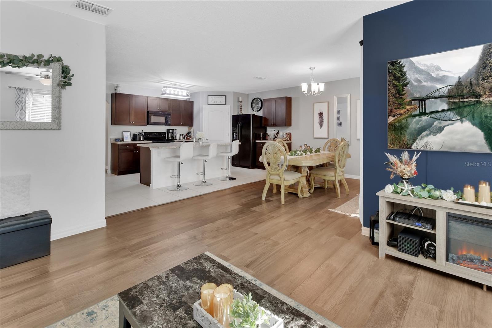 Image 8 of 31 For 813 Oak Hollow Loop