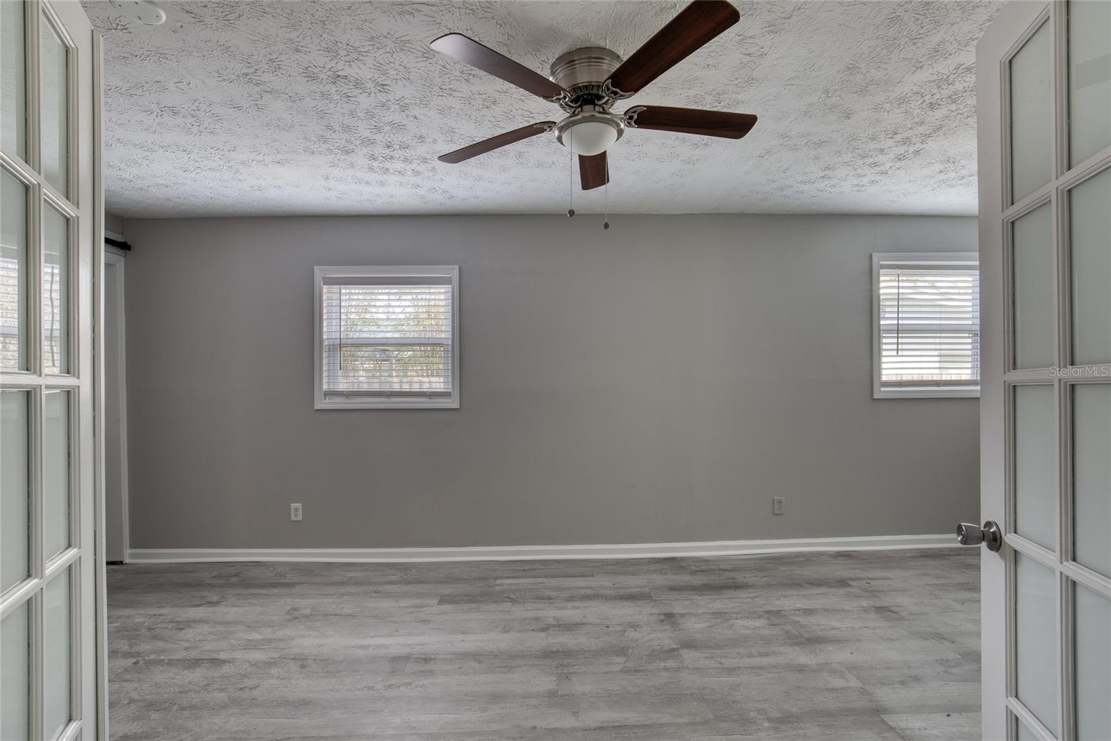 Image 13 of 30 For 4416 Beverly Avenue