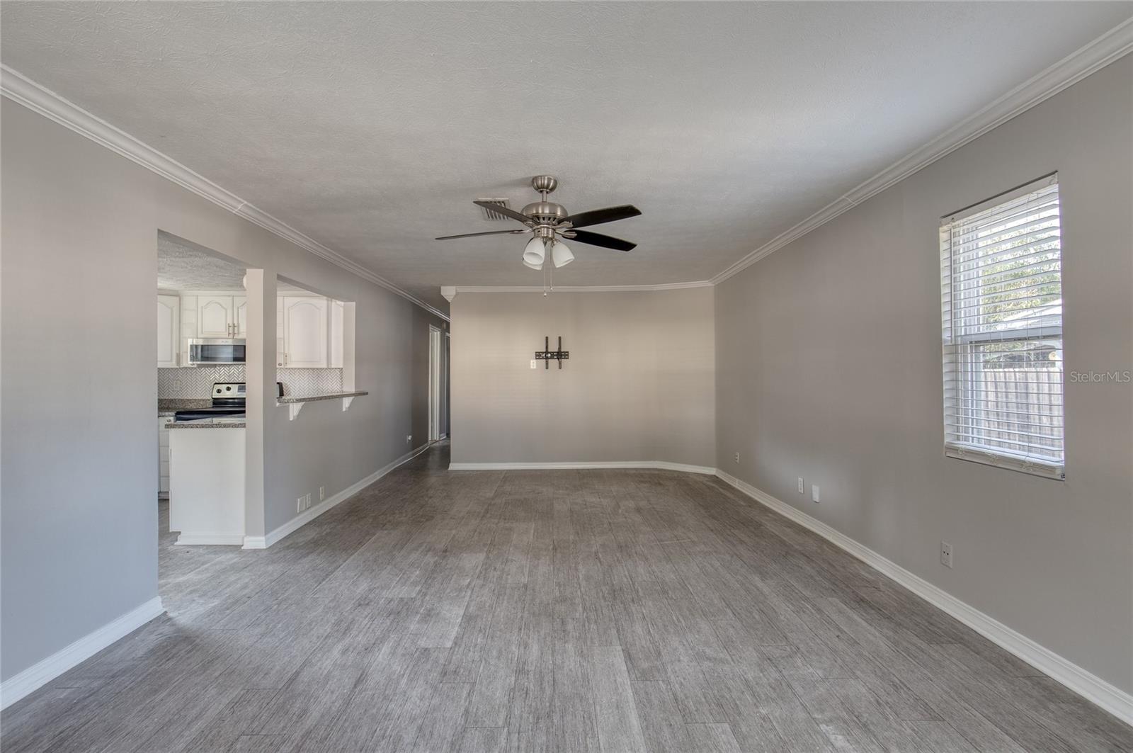 Image 4 of 30 For 4416 Beverly Avenue