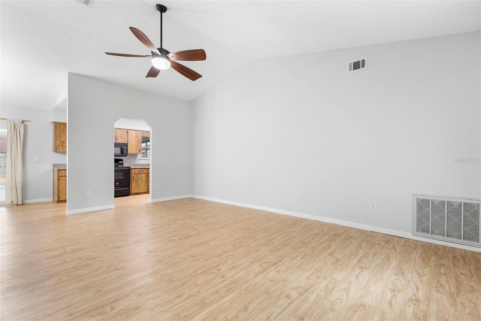 Image 4 of 37 For 3560 Apple Orchard Drive