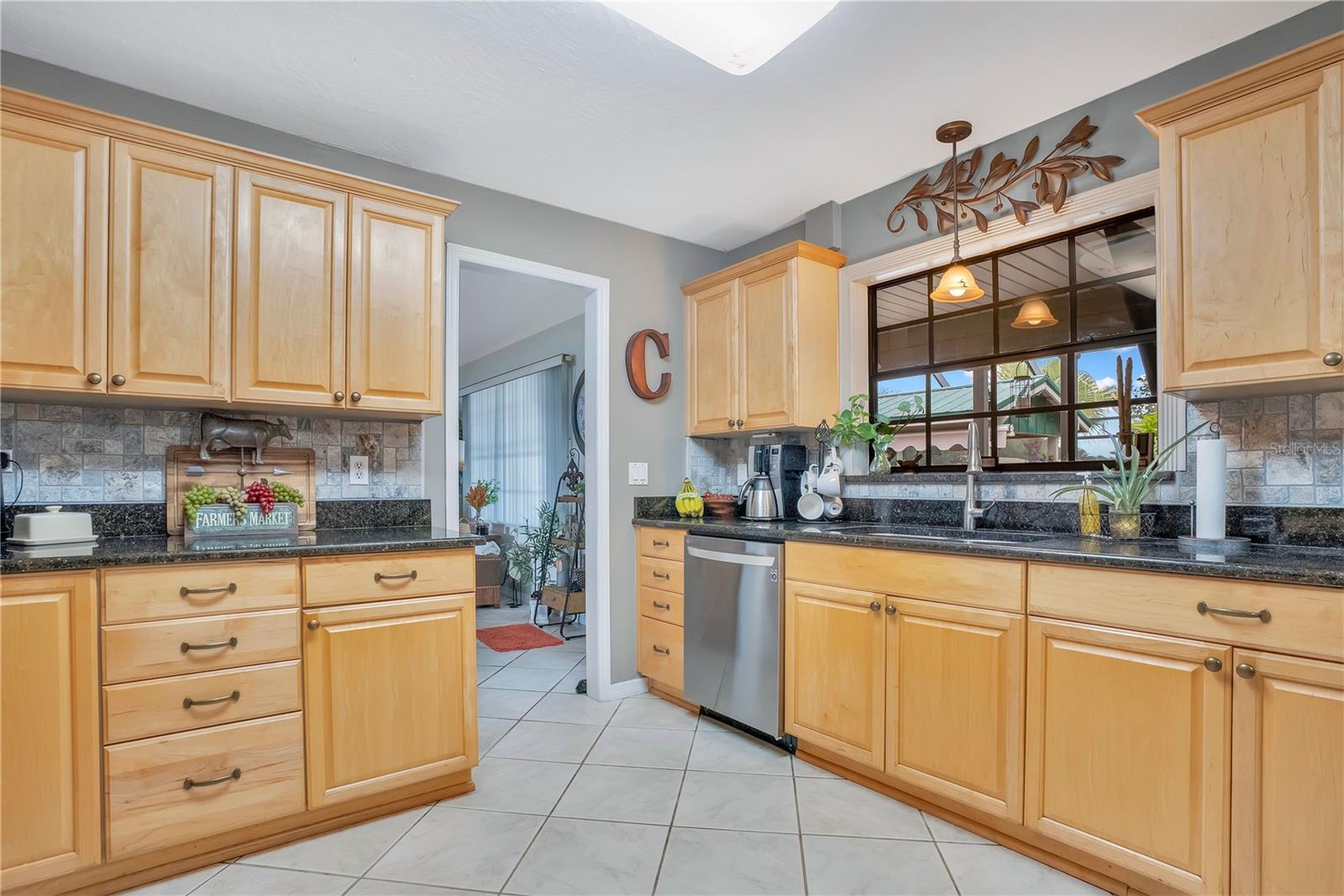 Image 14 of 96 For 2067 Lake Juanita Road