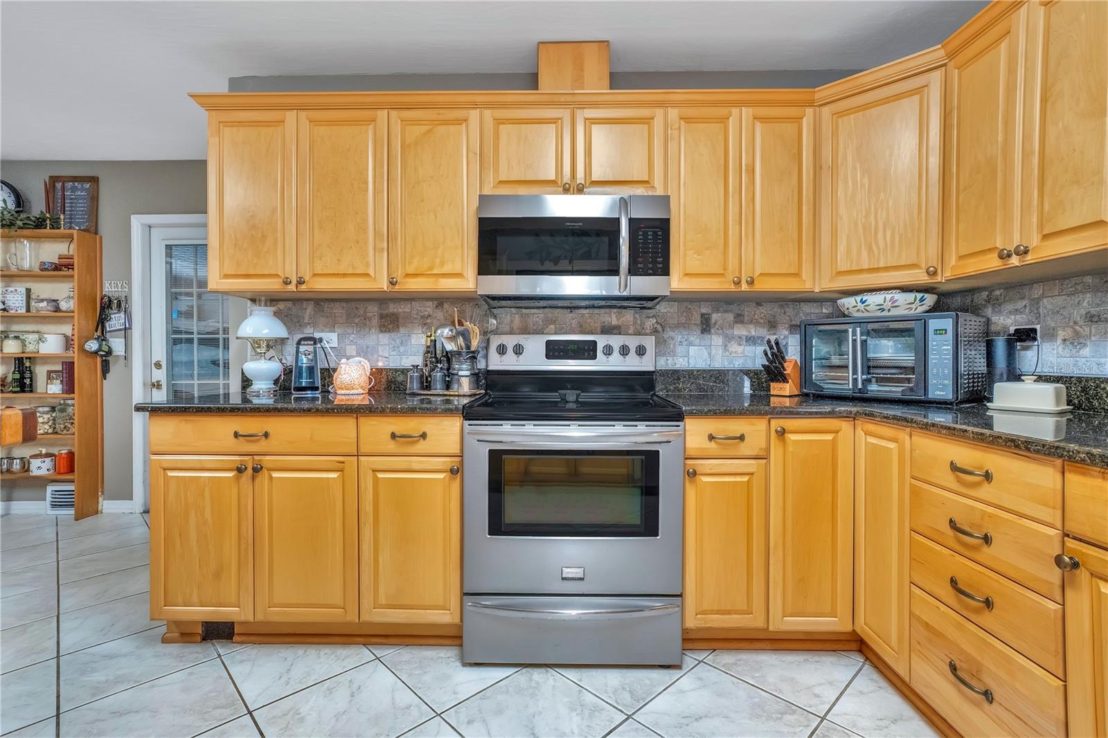 Image 18 of 96 For 2067 Lake Juanita Road