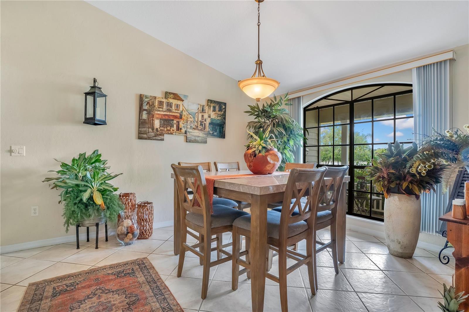 Image 19 of 96 For 2067 Lake Juanita Road