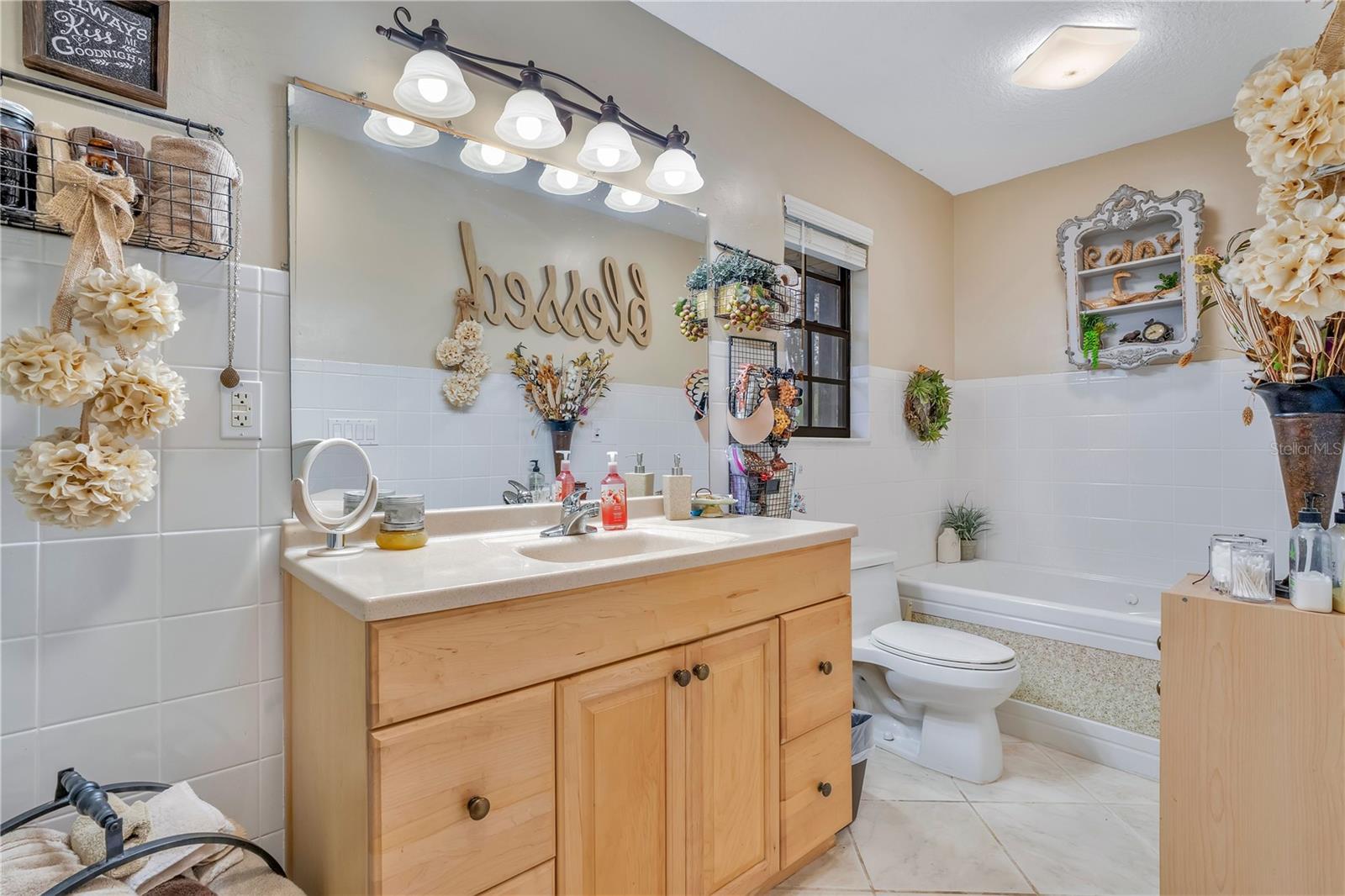 Image 22 of 96 For 2067 Lake Juanita Road