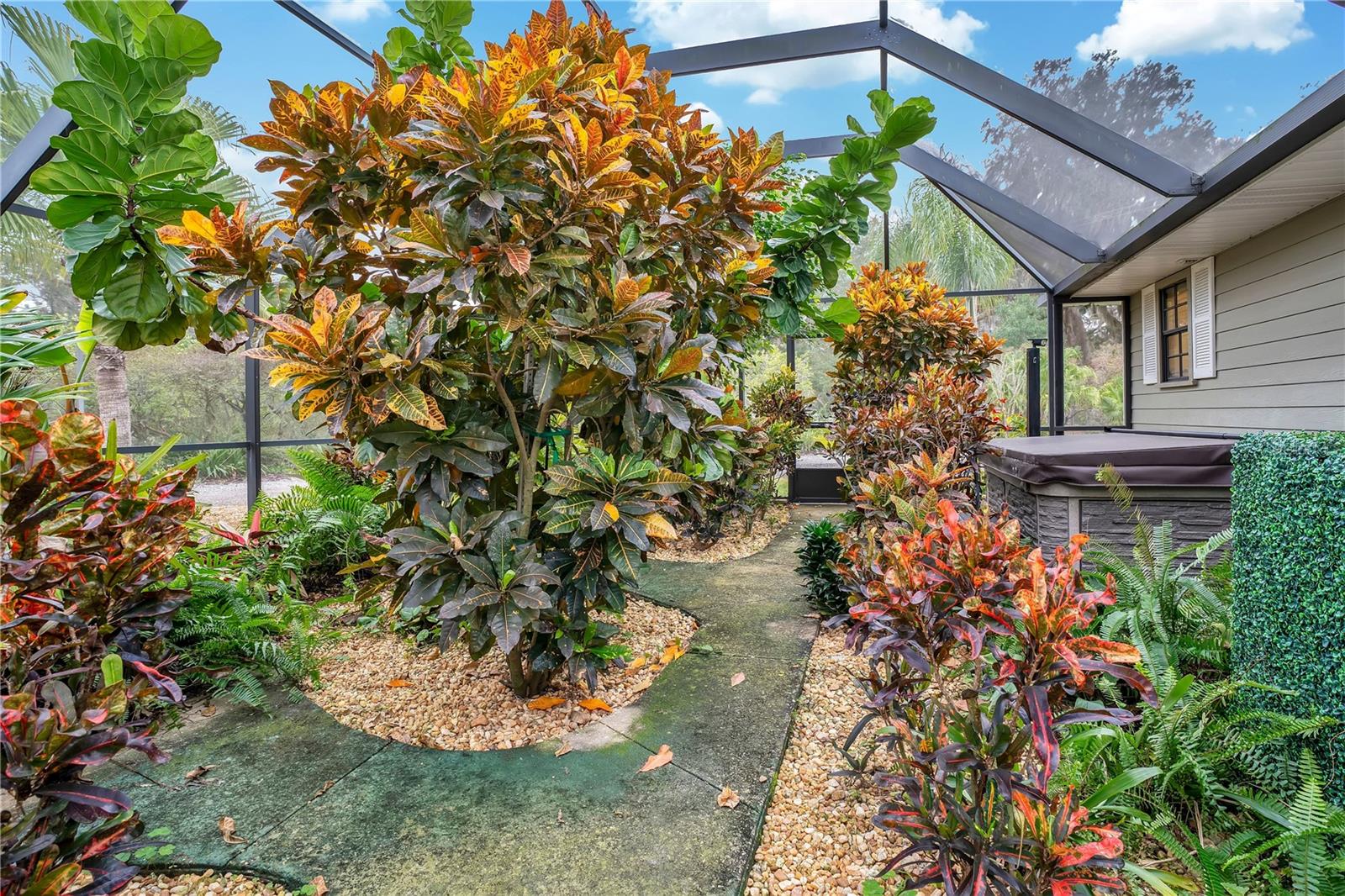 Image 35 of 96 For 2067 Lake Juanita Road