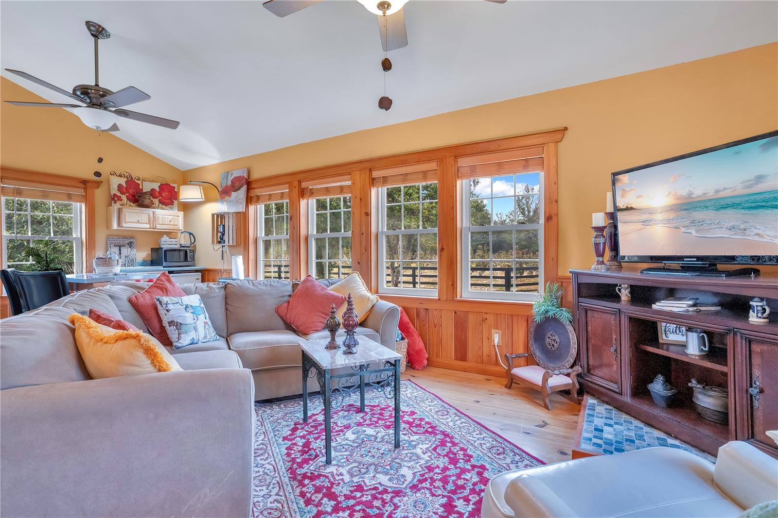 Image 49 of 96 For 2067 Lake Juanita Road