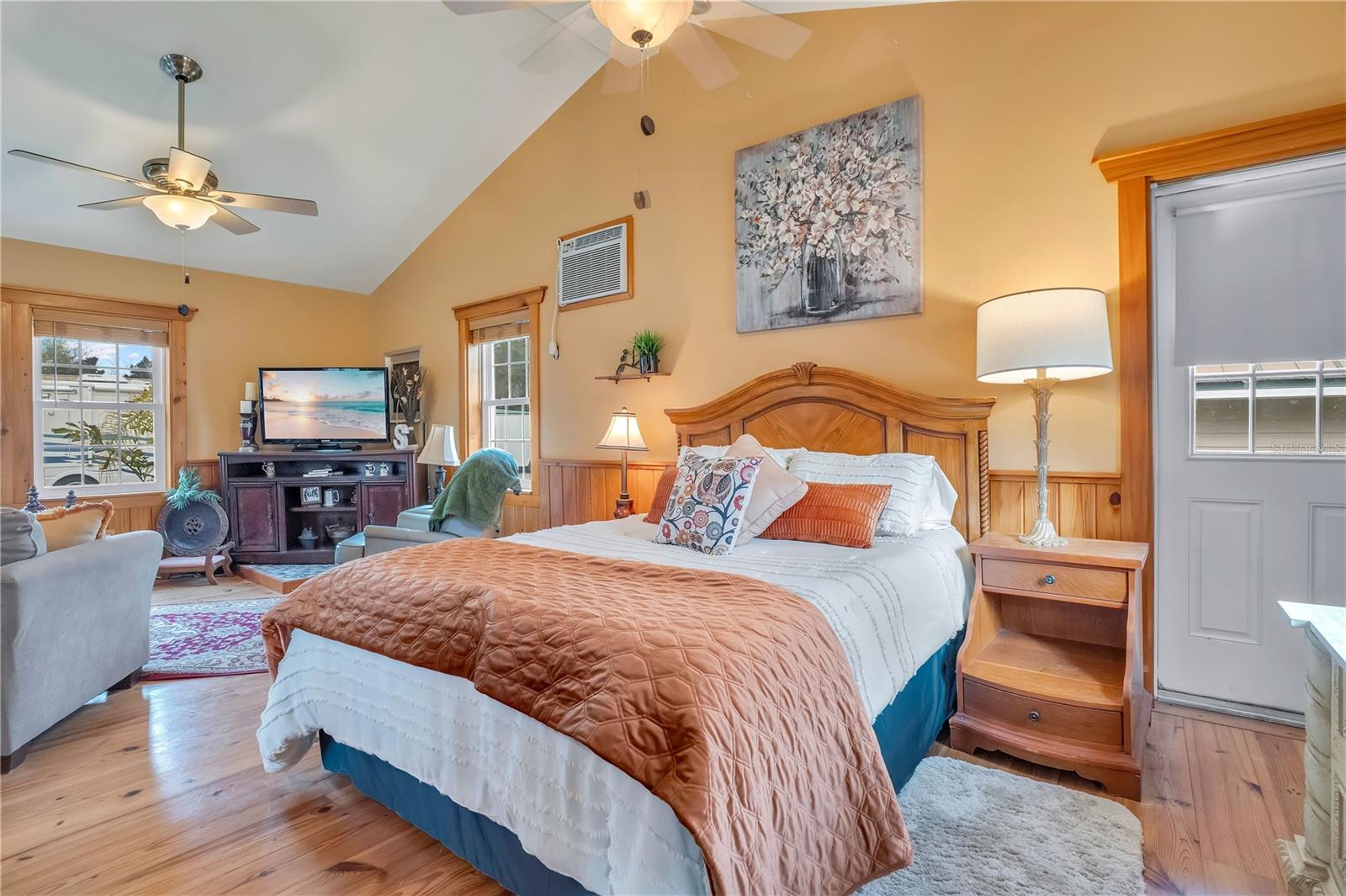 Image 54 of 96 For 2067 Lake Juanita Road