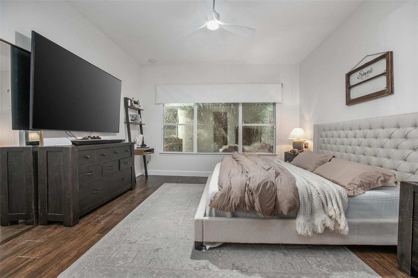 Image 15 of 48 For 208 Chelsea Place Avenue