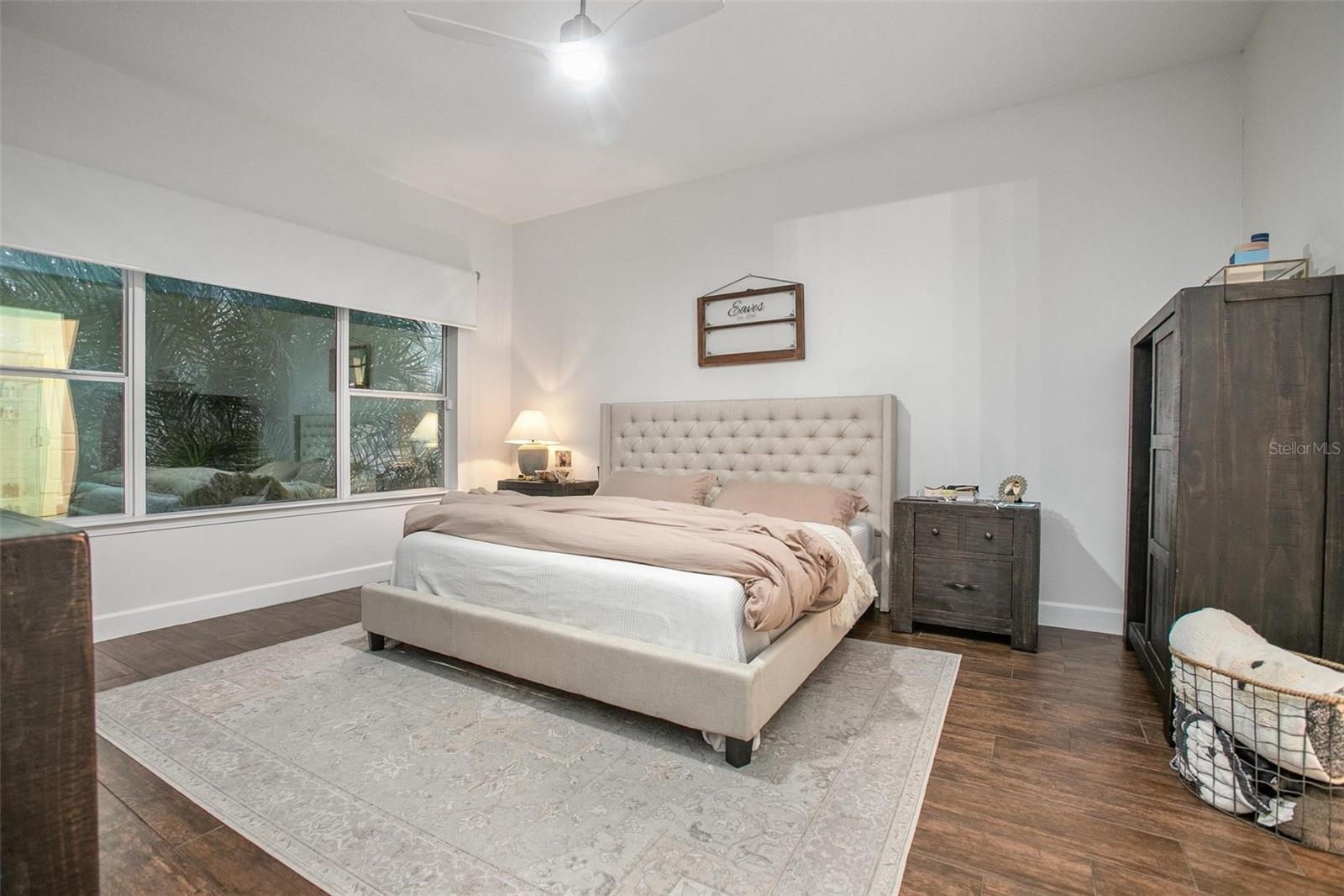 Image 17 of 48 For 208 Chelsea Place Avenue