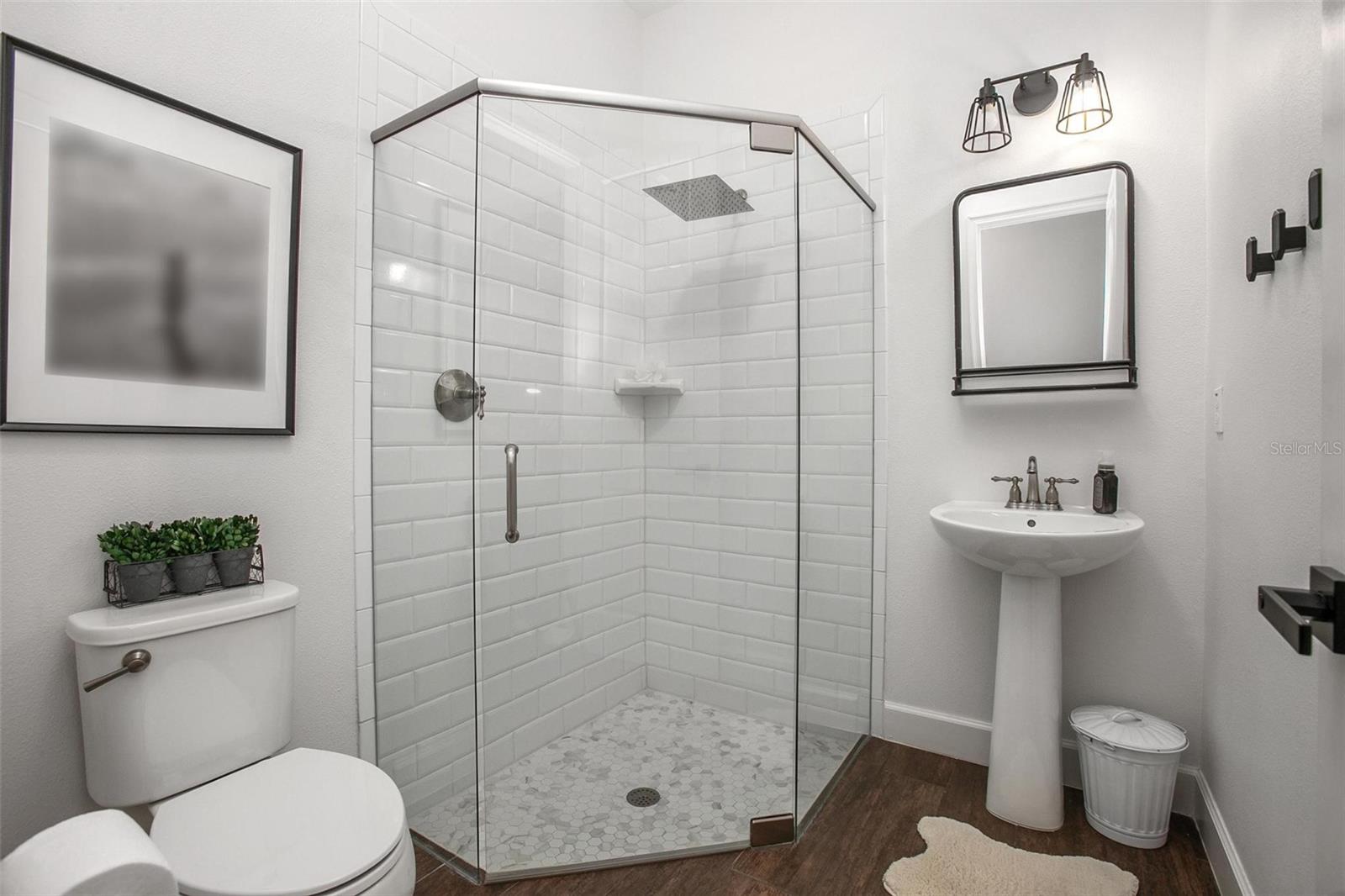 Image 22 of 48 For 208 Chelsea Place Avenue