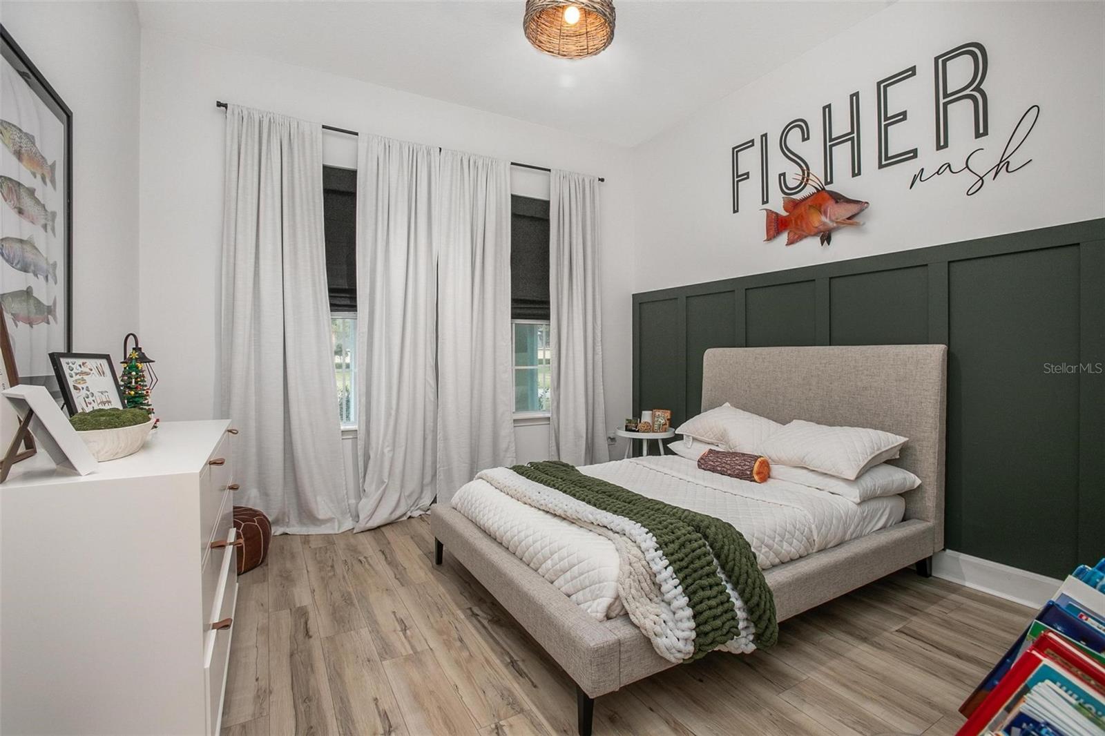 Image 29 of 48 For 208 Chelsea Place Avenue